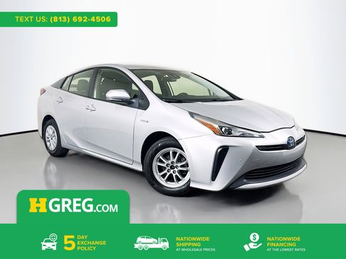 Used 2021 Toyota Prius LE FWD image 1