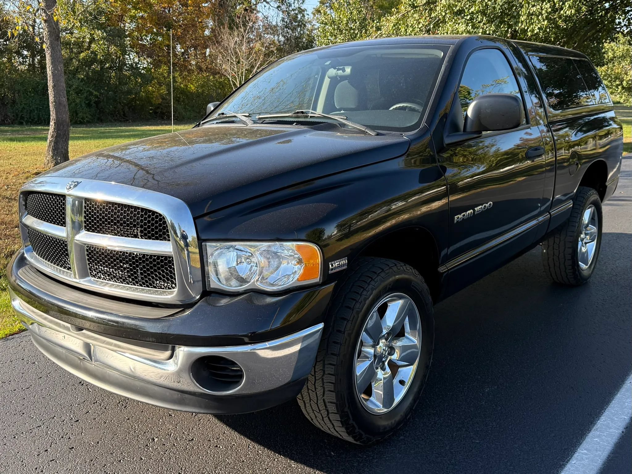 Used 2005 Dodge Ram 1500 Truck SLT AWD/4WD image 2