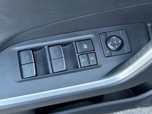 Used 2022 Toyota RAV4 Limited image 13