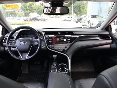 Used 2019 Toyota Camry XSE FWD image 15