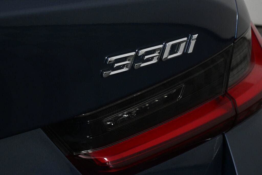Used 2025 BMW 330i Sedan RWD image 28