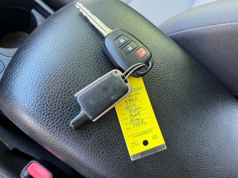 Used 2014 Toyota RAV4 LE AWD/4WD image 11