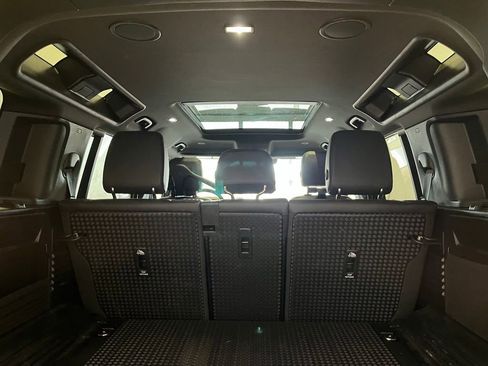 Used 2024 Land Rover Defender 110 X-Dynamic SE image 23