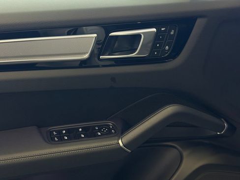 Certified 2023 Porsche Cayenne Platinum Edition AWD/4WD image 14
