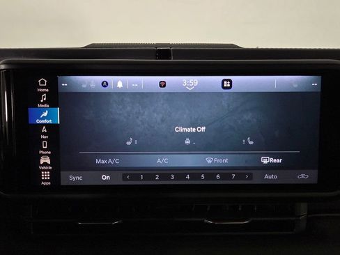 Used 2024 Jeep Gladiator Mojave w/ Technology Group AWD/4WD image 23