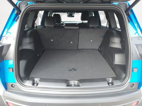 New 2026 Jeep Cherokee Limited image 12