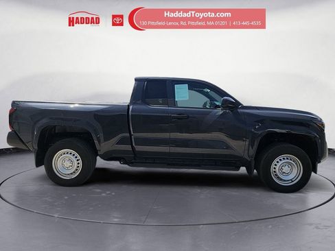 Used 2025 Toyota Tacoma SR w/ SR Upgrade Package AWD/4WD image 6