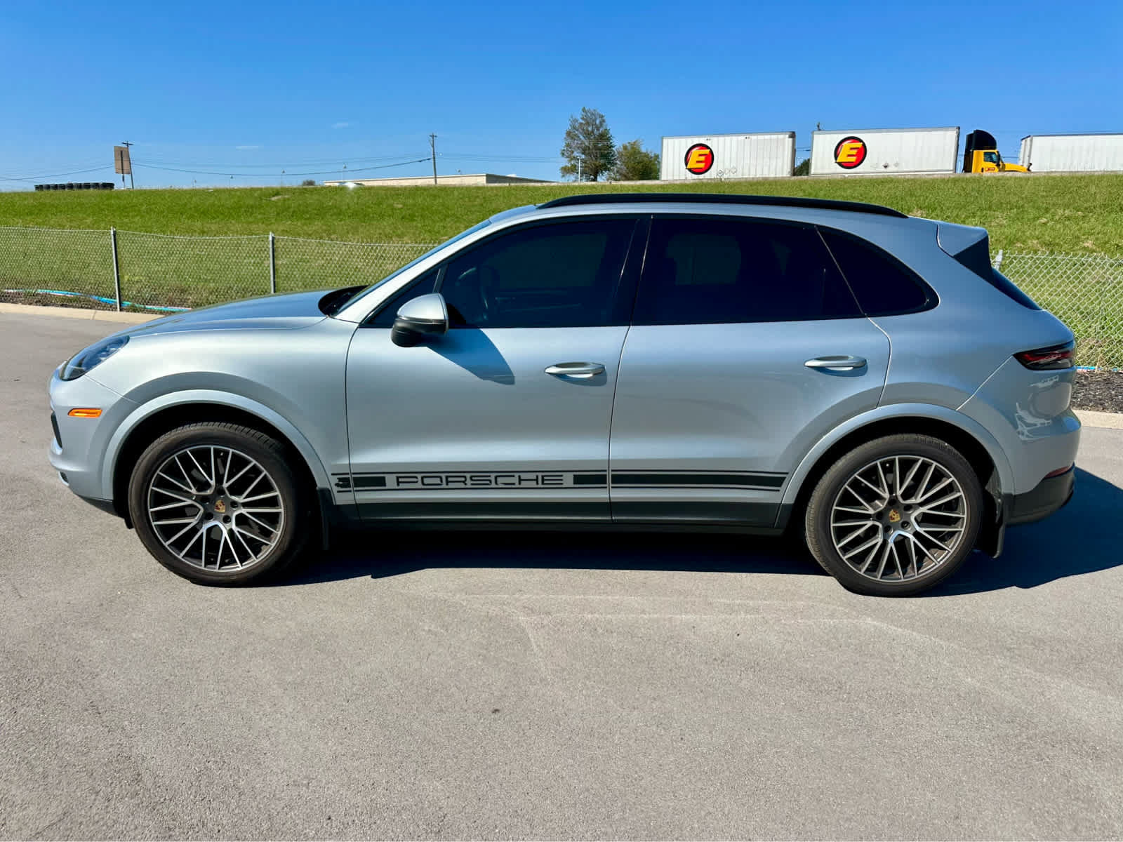 Used 2021 Porsche Cayenne AWD/4WD image 8