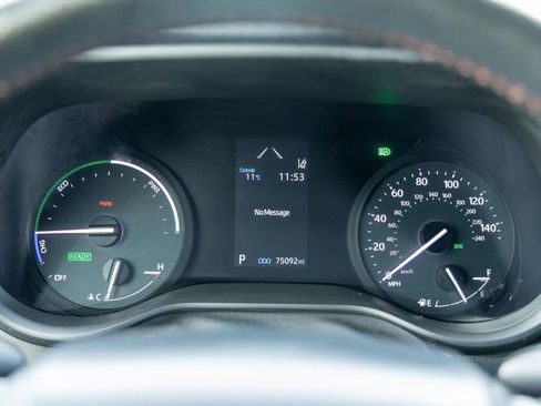 Used 2022 Toyota Sienna XSE FWD image 11