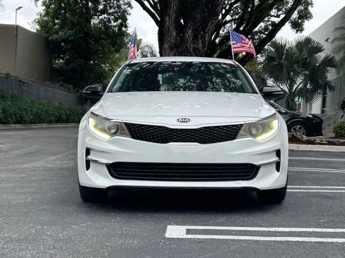 Used 2017 Kia Optima LX w/ Value Package image 2