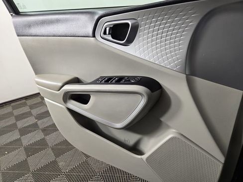 Certified 2023 Kia Soul LX w/ LX Technology Package image 30