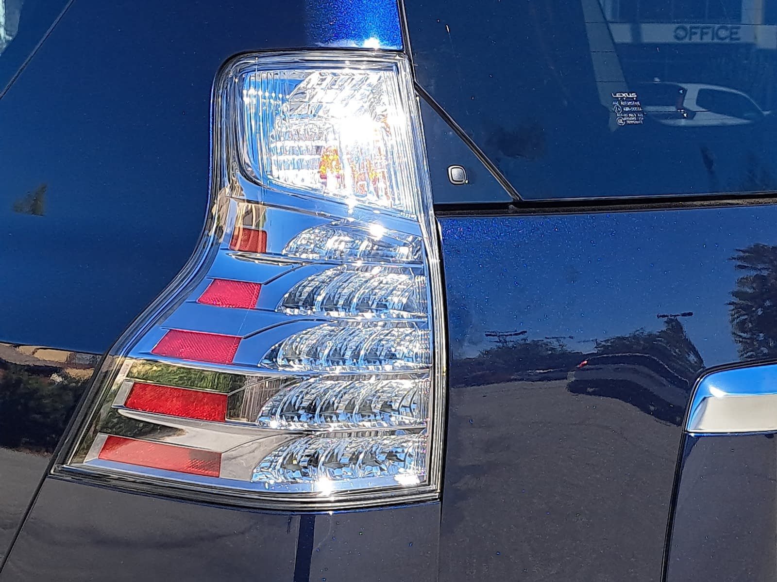 Used 2022 Lexus GX 460 Premium w/ Premium Package AWD/4WD image 38