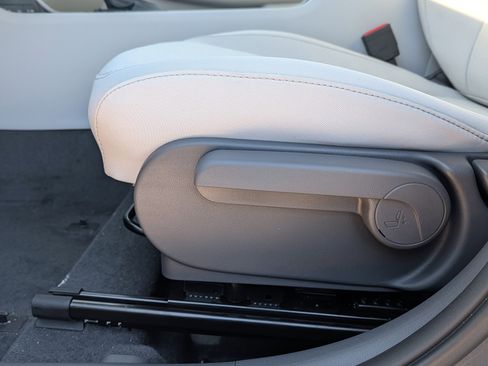 New 2026 Hyundai Kona SE image 13