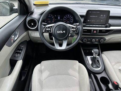 Certified 2023 Kia Forte LXS w/ LXS Technology Package FWD image 9