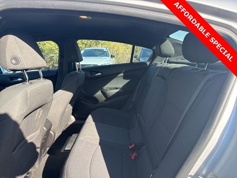 Used 2017 Chevrolet Cruze LT w/ Convenience Package image 13