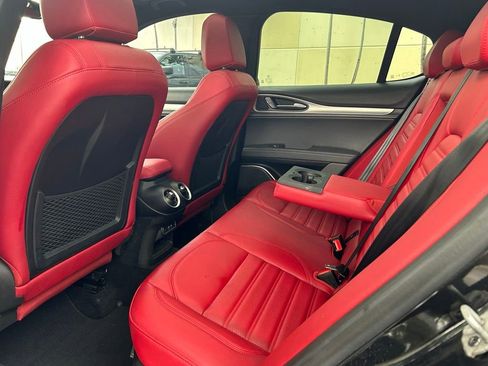 Used 2022 Alfa Romeo Stelvio Veloce AWD/4WD image 52