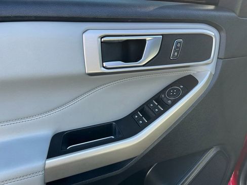 Used 2021 Ford Explorer XLT w/ Equipment Group 202A image 16