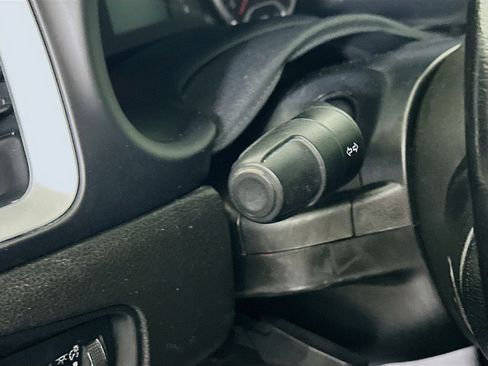 Used 2017 Jeep Renegade Latitude image 16