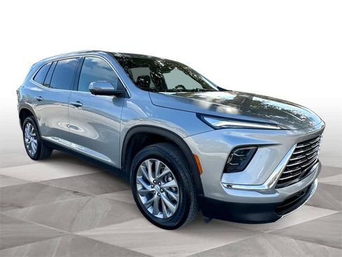 Used 2025 Buick Enclave Preferred image 2