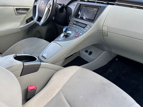 Used 2013 Toyota Prius Two image 31