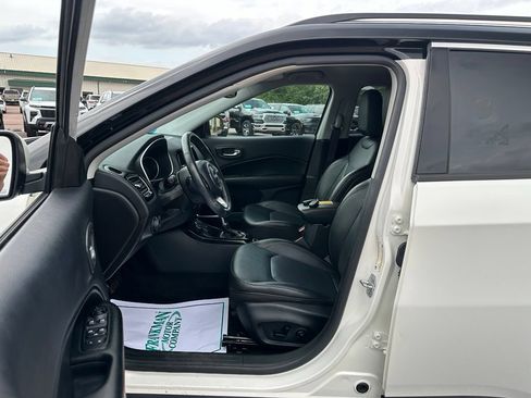 Used 2019 Jeep Compass Limited AWD/4WD image 10