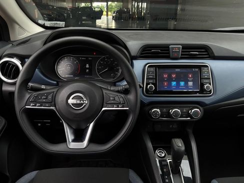 Used 2025 Nissan Versa SV FWD image 13