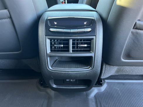 Used 2023 Cadillac XT5 Sportv w/ Platinum Package AWD/4WD image 28