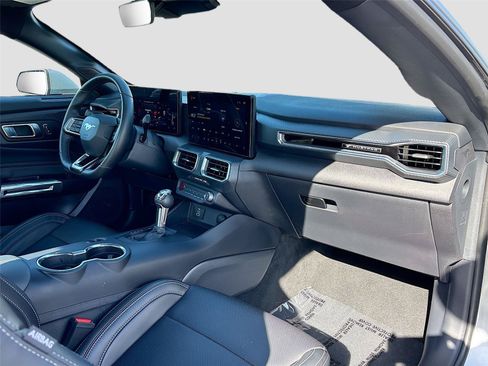 Used 2026 Ford Mustang Premium RWD image 31