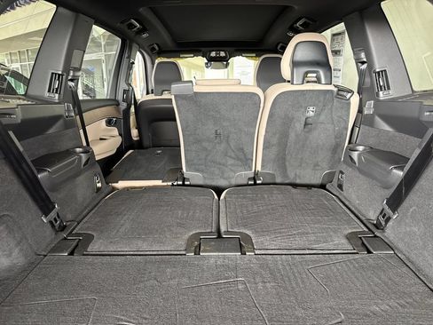 New 2026 Volvo XC90 T8 Plus w/ Protection Package Premier AWD/4WD image 15