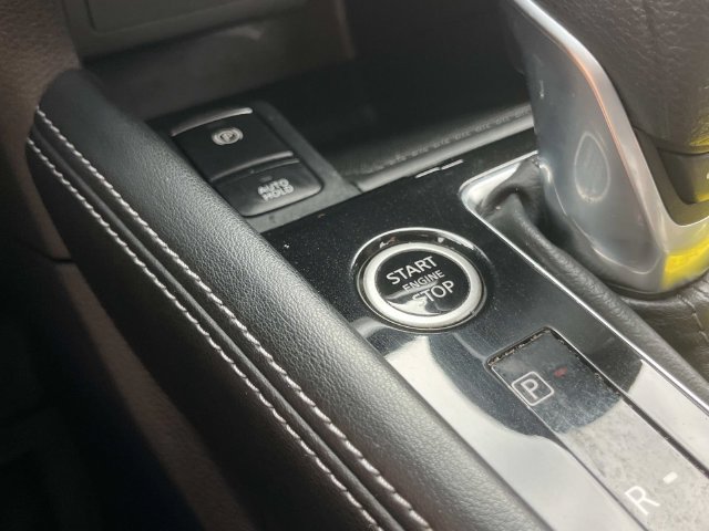 Used 2024 Nissan Kicks SR FWD image 33