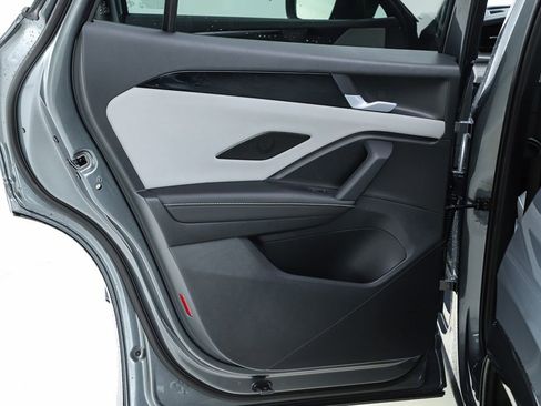 New 2026 Volkswagen Tiguan SE R-Line image 17