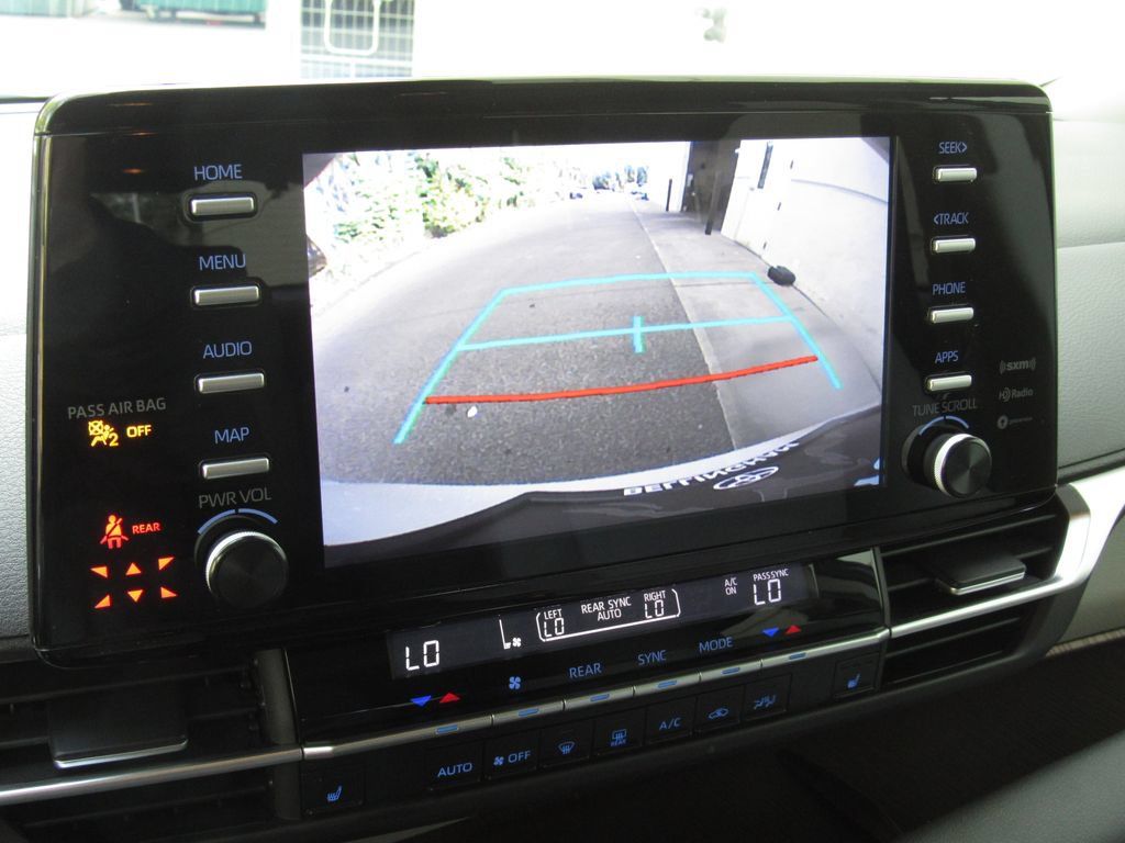 Certified 2024 Toyota Sienna XLE FWD image 36