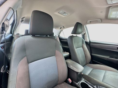Used 2019 Toyota Corolla LE w/ Carpet Mat Package (TMS) FWD image 17
