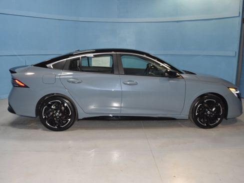 New 2026 Nissan Sentra SR w/ SR Premium Package image 18