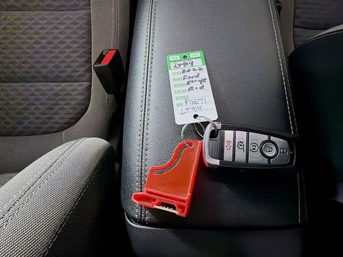 Used 2022 Ford Escape SE w/ SE Sport Appearance Package image 34