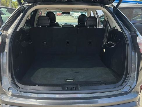 Used 2019 Ford Edge Titanium FWD image 30
