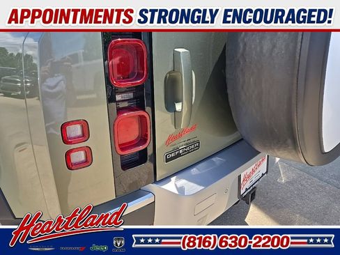 Used 2021 Land Rover Defender 90 First Edition AWD/4WD image 22