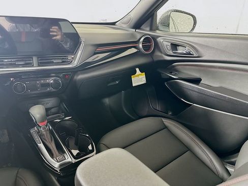New 2026 Chevrolet Trax RS w/ Sunroof Package image 23