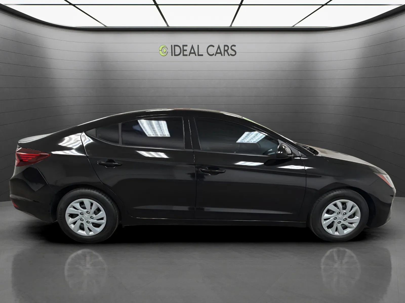 Used 2019 Hyundai Elantra SE w/ Cargo Package FWD image 4