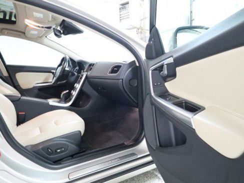 Used 2017 Volvo S60 T5 Inscription AWD/4WD image 10