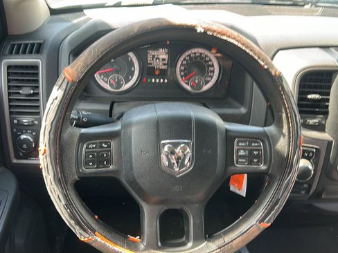 Used 2017 RAM 1500 Express w/ Express Value Package AWD/4WD image 12