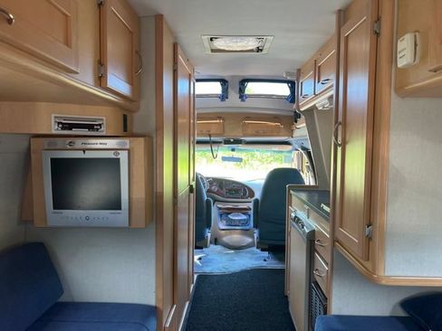 Used 2003 Ford E-350 and Econoline 350 Super Duty RWD image 17