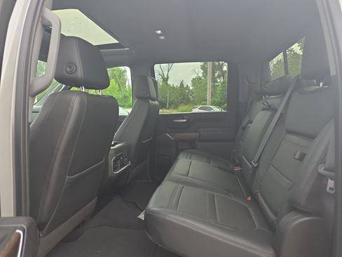 Used 2023 GMC Sierra 2500 Denali w/ Denali Ultimate Package AWD/4WD image 12