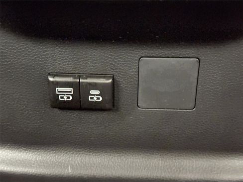 Used 2024 Toyota Tundra Limited image 37