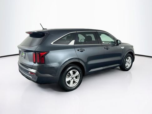 Used 2023 Kia Sorento LX FWD image 9