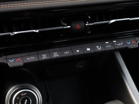 New 2025 Alfa Romeo Tonale Veloce w/ Premium Package image 21