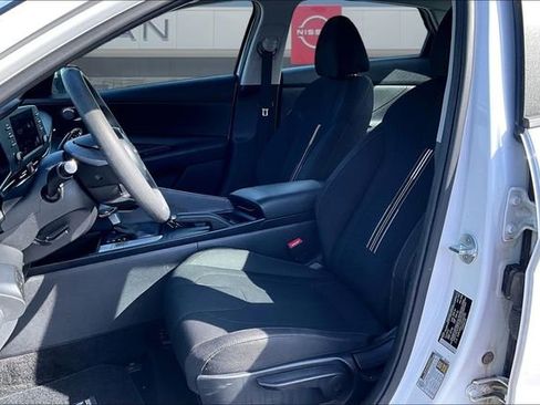 Used 2023 Hyundai Elantra SEL image 18