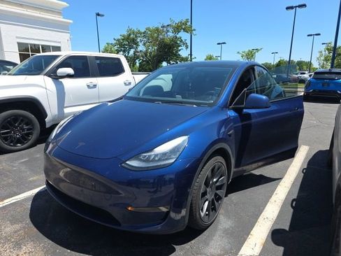 Used 2021 Tesla Model Y Long Range AWD/4WD image 1