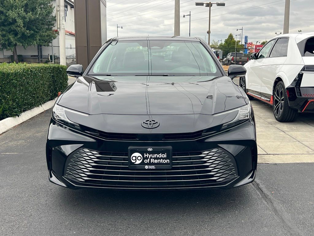 Used 2025 Toyota Camry XLE w/ Premium Package AWD/4WD image 4