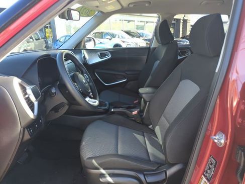 Used 2021 Kia Soul LX image 12